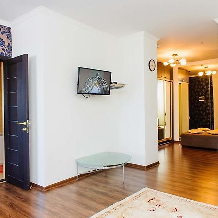 Apartment Lazurniy Астана Экстерьер фото